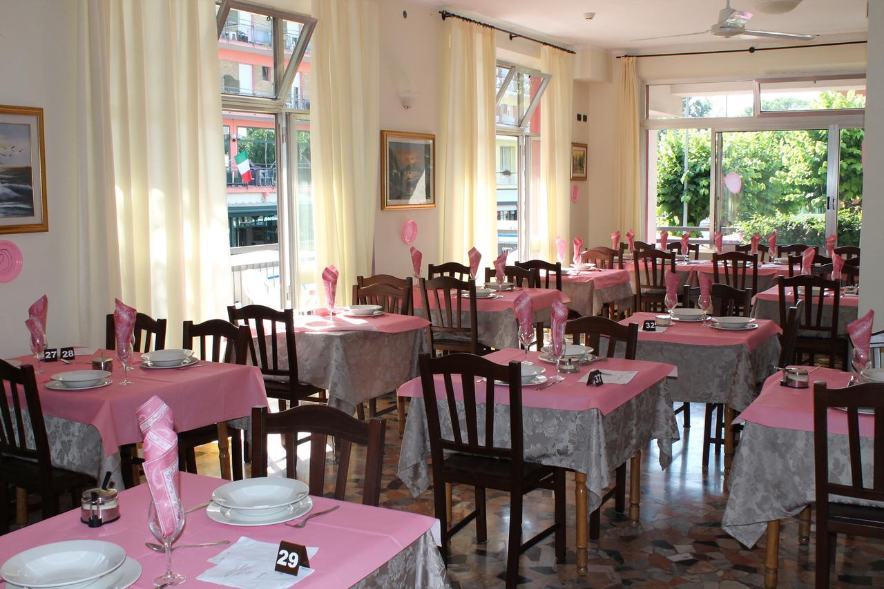 Hotel Oblio Rimini Exterior photo