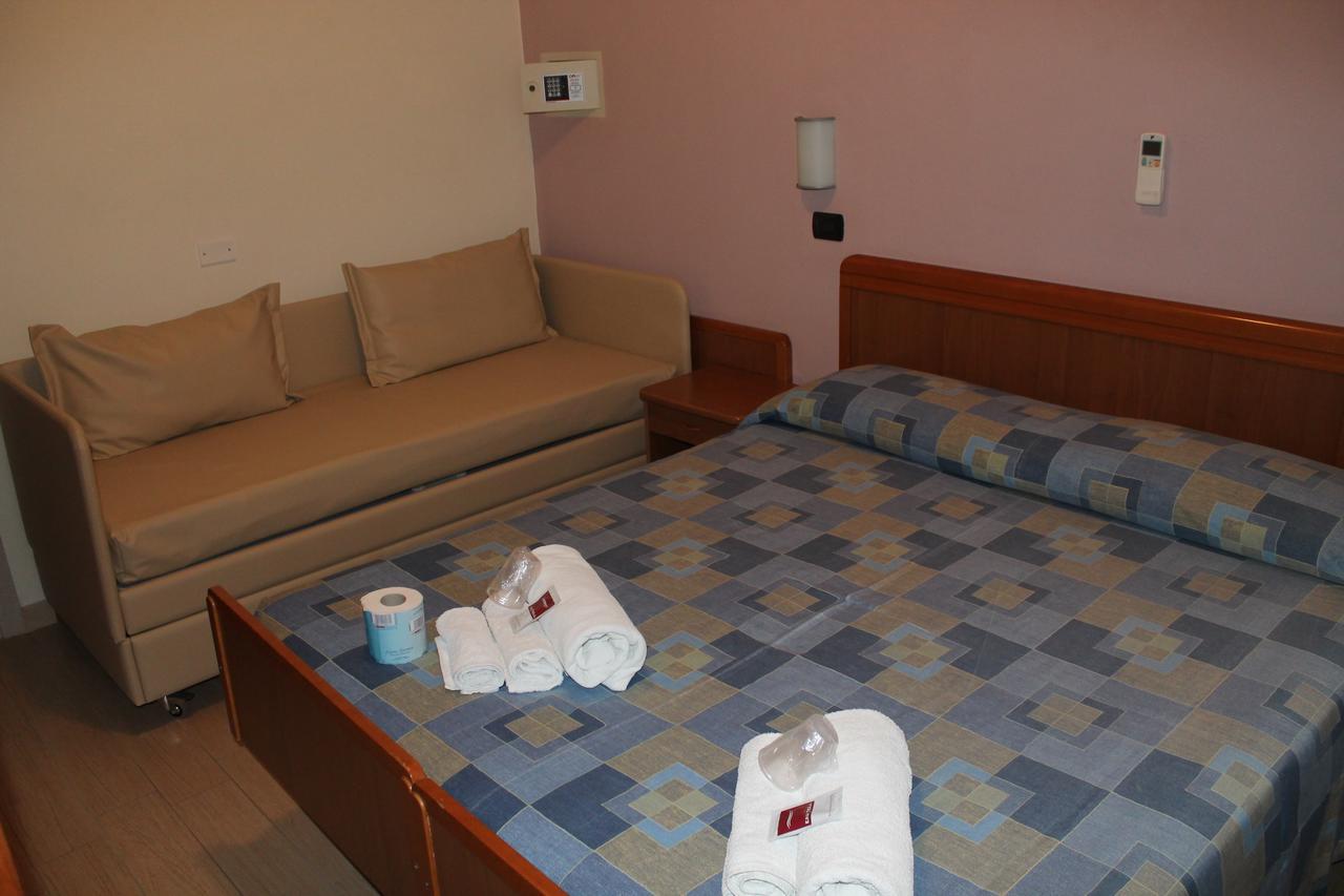Hotel Oblio Rimini Exterior photo